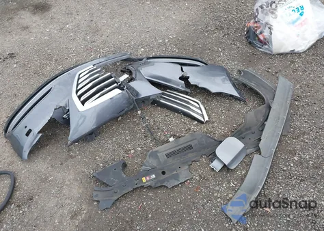 2015 Hyundai Genesis 3.8 z USA, uszkodzony, nr VIN KMHGN4JE3FU094616